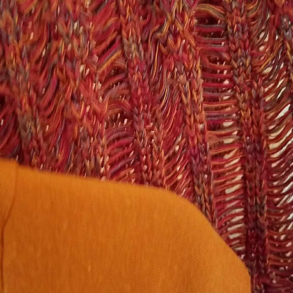 Tops - Picture 3 of 3